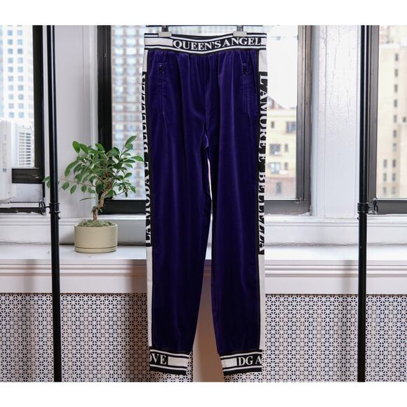 Dolce & Gabbana "Royal Love" Sweatshirt (XS, IT42) + Sweatpants Set (S, IT46) - Picture 10 of 11